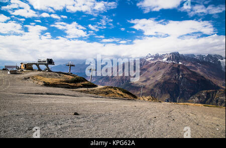 Ciel président ascenseur dans Tetnuldi , montagnes du Caucase. La région de Svaneti, Georgia. L'Europe. Banque D'Images