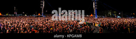 Le Danemark, Roskilde - Juin 29, 2017. Festivaliers fréquentent l'un des nombreux concerts au cours de la Danish music festival Festival de Roskilde en 2017. Banque D'Images