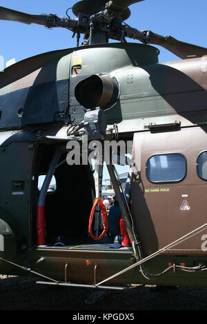 SAAF, Hélicoptère militaire Oryx Atlas Africa 2012 à l'aérospatiale et la défense de l'aéronautique, la base aérienne de Waterkloof, Pretoria. Banque D'Images