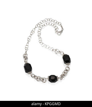 Belle Perle Collier cristal Onyx avec chaîne argent isolé sur blanc. Banque D'Images