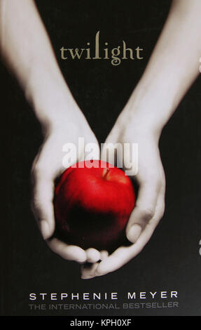 Livre Twilight par Stephenie Meyer, capot avant, Afrique du Sud Banque D'Images