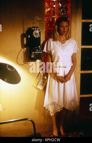 Année de l'amour : 1985 USA Directeur : Robert Altman Kim Basinger Banque D'Images