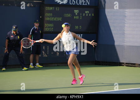 FLUSHING NY- Août : Donna Vekic, à l'US Open 2014 à l'USTA Billie Jean King National Tennis Center, août 2014 dans le quartier de rinçage de la Queens Borough de New York City People : Donna Vekic Banque D'Images