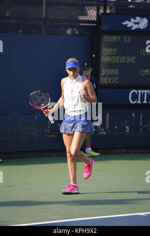 FLUSHING NY- Août : Donna Vekic, à l'US Open 2014 à l'USTA Billie Jean King National Tennis Center, août 2014 dans le quartier de rinçage de la Queens Borough de New York City People : Donna Vekic Banque D'Images