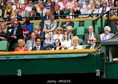 Londres, Angleterre - le 26 juin : James Middleton, Pippa Middleton au quatrième jour du championnat de tennis sur gazon de Wimbledon à l'All England Lawn Tennis et croquet Club à Wimbledon le 25 juin 2014 à Londres, Angleterre les gens : James Middleton, Pippa Middleton Banque D'Images