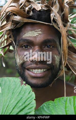 Vanuatu, l'île de Tanna, Fetukai. La magie noire et le Tour d'essai, les villageois en costume national. M. Banque D'Images