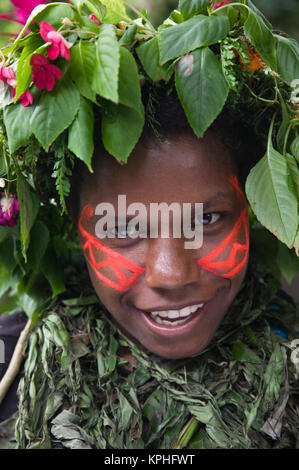 Vanuatu, l'île de Tanna, Fetukai. La magie noire et le Tour d'essai, les villageois en costume national. M. Banque D'Images