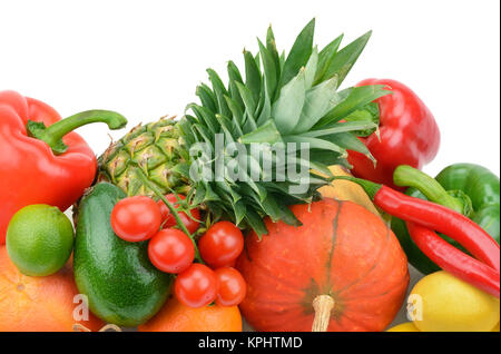 Fruits et légumes frais isolé sur fond blanc Banque D'Images