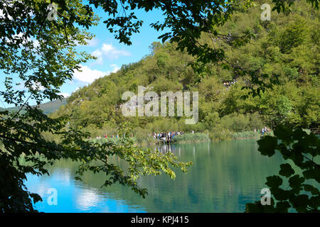 Les lacs de Plitvice, Croatie - 5 septembre 2017 : Le parc national des Lacs de Plitvice est une liste de l'UNESCO et le national le plus visité en France. Banque D'Images