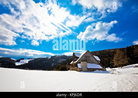 Village de Alpes sous la neige profonde Banque D'Images