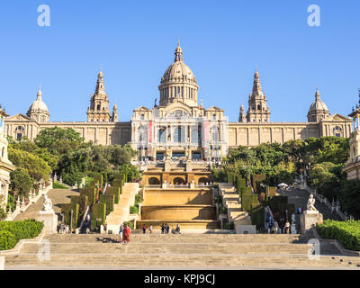 Barcelone, Espagne - 10 juillet 2015 : journée d'été sur le Palau Nacional (Palais National) à Barcelone, qui a été construit pour l'Exposition Internationale Banque D'Images