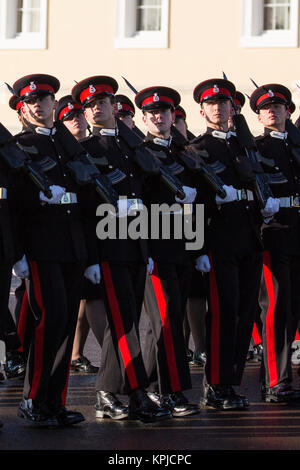 B-5573, au Royaume-Uni. 14 Décembre, 2017. Le défilé du souverain à la Royal Military Academy de Sandhurst. Le défilé du Souverain marque l'évanouissement de Sandhurst au terme d'une année de formation intensive de 162 élèves-officiers du Royaume-Uni et 25 de 20 pays d'outre-mer. La première parade a eu lieu en juillet 1948. Banque D'Images