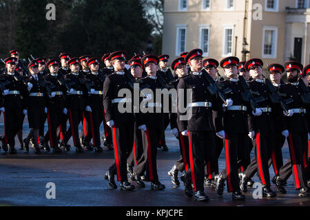 B-5573, au Royaume-Uni. 14 Décembre, 2017. Le défilé du souverain à la Royal Military Academy de Sandhurst. Le défilé du Souverain marque l'évanouissement de Sandhurst au terme d'une année de formation intensive de 162 élèves-officiers du Royaume-Uni et 25 de 20 pays d'outre-mer. La première parade a eu lieu en juillet 1948. Banque D'Images