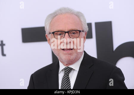 Wolf Blitzer arrive à l 'Post' Première mondiale à Washington, DC Le Newseum remporte le 14 décembre 2017 à Washington, DC. Crédit : Erik Pendzich/Alamy Live News Banque D'Images