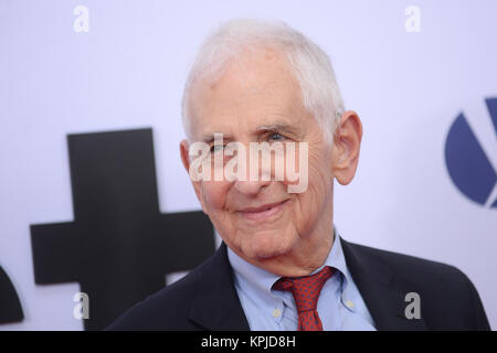 Daniel Ellsberg arrive à l 'Post' Première mondiale à Washington, DC Le Newseum remporte le 14 décembre 2017 à Washington, DC. Crédit : Erik Pendzich/Alamy Live News Banque D'Images