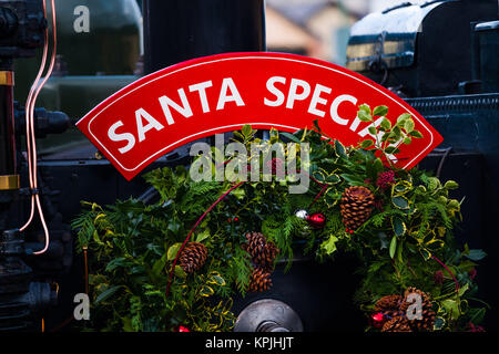 Pays de Galles Aberystwyth UK, Samedi 16 Décembre 2017 La vallée de chemin de fer à vapeur à voie étroite de Rheidol exécute son fameux Santa de spécial de leur terminus à la gare d'Aberystwyth Crédit : Keith morris/Alamy Live News Banque D'Images