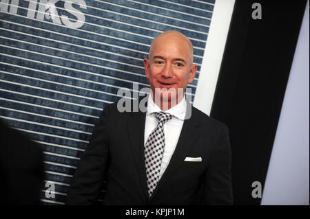 WASHINGTON, DC - 14 DÉCEMBRE : Bob Odenkirk arrive à l 'Post' Première mondiale à Washington, DC Le Newseum remporte le 14 décembre 2017 à Washington, DC. People : Jeff Bezos Banque D'Images