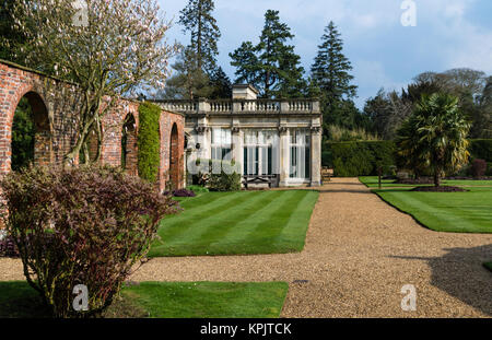 Castle Ashby Gardens au printemps ; les jardins attachent à la maison seigneuriale de Castle Ashby House et sont ouverts toute l'année. Banque D'Images