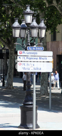 Lampadaire de Gracia, Catalogne, Barcelone, Espagne. Banque D'Images