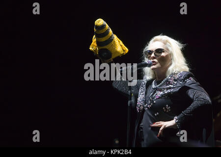 Blondie effectue en direct sur la SSE Hydro au sec à Glasgow avec Blondie : où : Glasgow, Écosse, Royaume-Uni Quand : 14 novembre 2017 Crédit : Peter Kaminski/WENN.com Banque D'Images