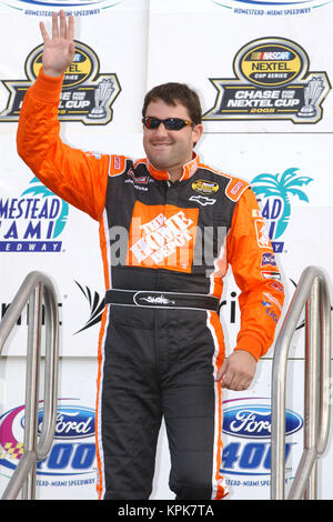 HOMESTEAD, FLORIDE - ARCHIVE PHOTOS : pilote de NASCAR Tony Stewart a frappé et tué un autre conducteur qui se promenait sur une plage pendant un circuit dans le nord de New York, les autorités ont déclaré qu'au début le dimanche. Orig Photo prise 2005-2010 Homestead-Miami Speedway sur à Homestead, Floride Personnes : Tony Stewart Banque D'Images