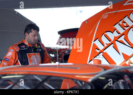 HOMESTEAD, FLORIDE - ARCHIVE PHOTOS : pilote de NASCAR Tony Stewart a frappé et tué un autre conducteur qui se promenait sur une plage pendant un circuit dans le nord de New York, les autorités ont déclaré qu'au début le dimanche. Orig Photo prise 2005-2010 Homestead-Miami Speedway sur à Homestead, Floride Personnes : Tony Stewart Banque D'Images