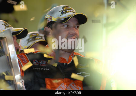 HOMESTEAD, FLORIDE - ARCHIVE PHOTOS : pilote de NASCAR Tony Stewart a frappé et tué un autre conducteur qui se promenait sur une plage pendant un circuit dans le nord de New York, les autorités ont déclaré qu'au début le dimanche. Orig Photo prise 2005-2010 Homestead-Miami Speedway sur à Homestead, Floride Personnes : Tony Stewart Banque D'Images