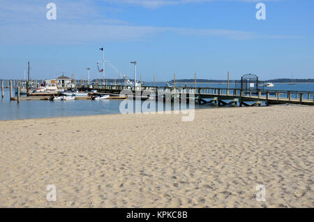 Veteran's Park Beach au JFK Memorial Garden, Lewis Bay, Cape Cod, Massachusetts, USA Banque D'Images