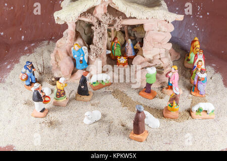 Crèche de Noël avec crèche provençale et stable en chiffres Banque D'Images