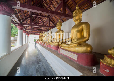 Golden Buddha statue Banque D'Images