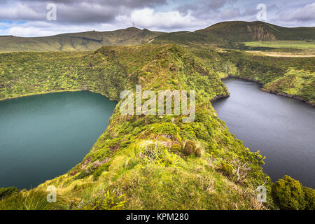 Açores paysage avec lac dans l'île de Flores. caldeira funda. portugal horizontal. Banque D'Images