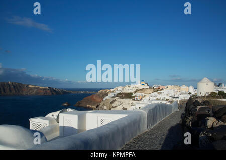 Oia auf der Insel Thera Thira, de l'Oder, ist eine kleine Stadt auf dem giechischen Archipel Santorin auf den istrien. Banque D'Images