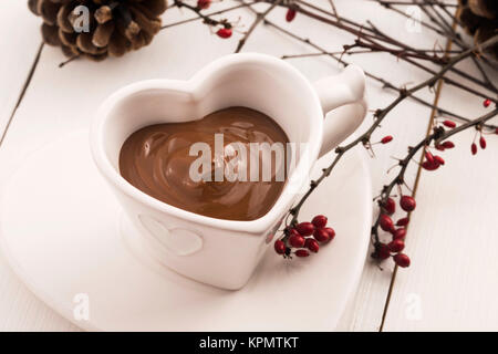 La célébration de la Saint-Valentin avec du chocolat chaud Banque D'Images