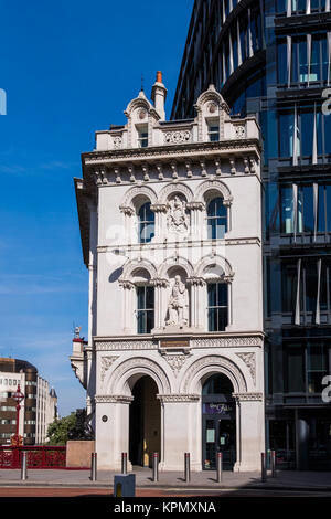 Traversée de HOLBORN VIADUCT Farringdon Street dans la ville de Londres, Angleterre, Royaume-Uni Banque D'Images