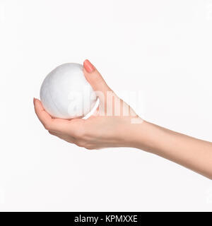 La femelle part holding white blank ovale en polystyrène Banque D'Images