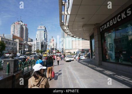 Nouveau Starbucks Store 100, ville de Harbin, Chine Banque D'Images