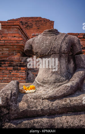 Image du Bouddha sans tête cassée à Mahathat temple à Ayuthaya historical park, Thailand Banque D'Images