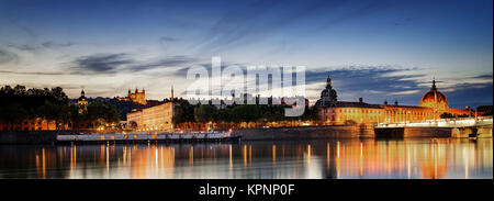 Lyon par le coucher du soleil en été Banque D'Images