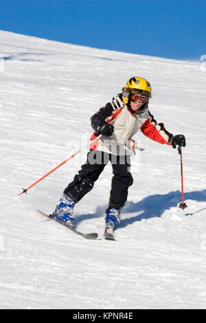 Modèle libération , Junge beim - skifahren ski garçon ne Banque D'Images