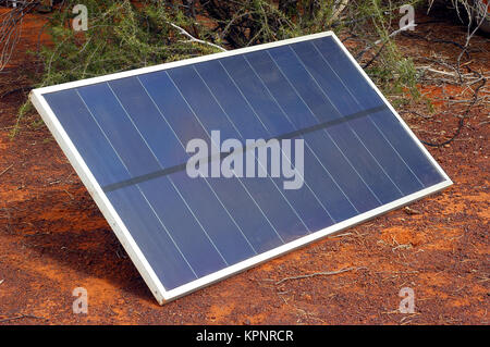 Panneau solaire dans le bush australien Banque D'Images