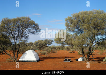 Panneau solaire dans le bush australien Banque D'Images