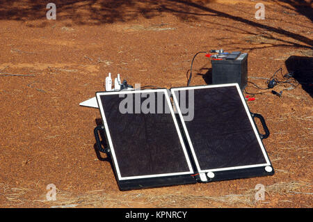 Panneau solaire dans le bush australien Banque D'Images