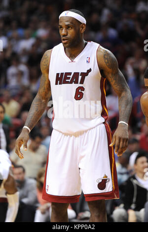 MIAMI, FL - JUILLET11 : BREAKING NEWS : Lebron James Miami feuilles et têtes de retour à Cleveland Cavaliers le 11 juillet 2014 NOTE DU RÉDACTEUR : Orig photo prise 2011 Participants : Lebron James Banque D'Images