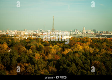 Horizon de Berlin en plein soleil d'automne Banque D'Images