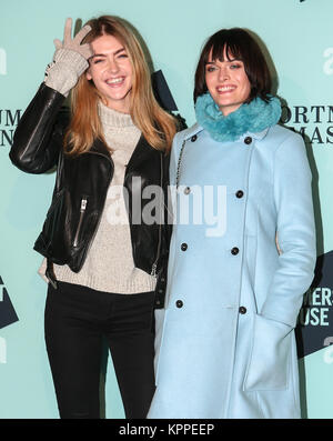 Le Skate à Somerset House avec Lancement de Fortnum & Mason a tenu à la Somerset House - Arrivées comprend : Eve Delf, Sam Rollinson Où : London, Royaume-Uni Quand : 14 novembre 2017 Crédit : John Rainford/WENN.com Banque D'Images