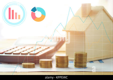 Chambre et des finances avec la calculatrice graphique avec du papier et en ligne Banque D'Images