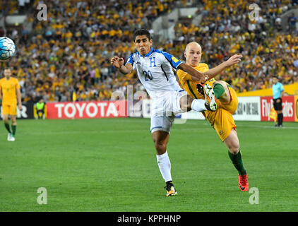 L'Australie a battu le Honduras 3-1 pour remporter la Coupe du Monde des séries intercontinental et à se qualifier pour la finale de la Coupe du Monde en Russie en 2018 avec : Aaron Mooy Où : Sydney, Australie Quand : 15 Nov 2017 Credit : WENN.com Banque D'Images