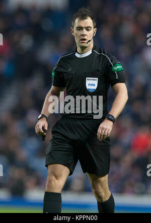 Arbitre Don Robertson lors de la Ladbrokes Scottish Premiership match au stade Ibrox, Glasgow Banque D'Images