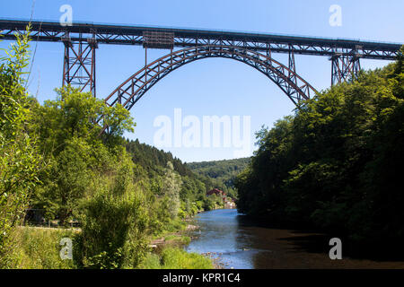 L'Europe, l'Allemagne, la région de Bergisches Land, le Muengstener bridge près de Solingen. Europa, Deutschland, région du Bergisches Land, die Bruecke Muengstener bei Banque D'Images