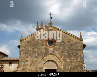 Monteriggioni - Eglise Santa Maria. Cette église située sur la Piazza Roma, a été construit au 13ème siècle Banque D'Images